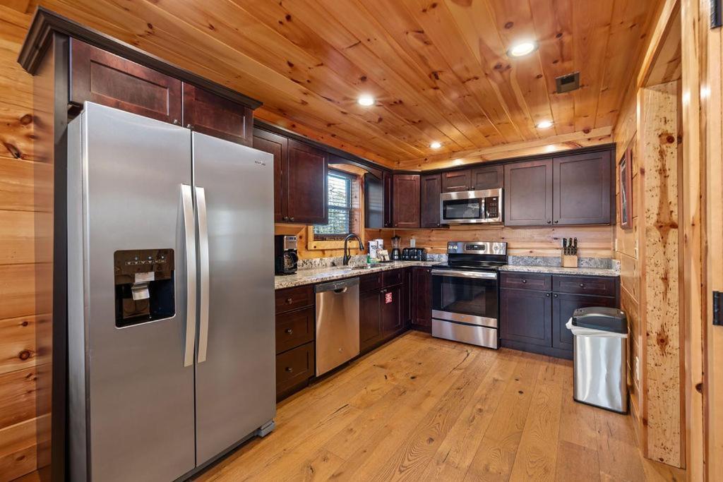 Bobcat Den By Eden Crest Villa Gatlinburg Buitenkant foto