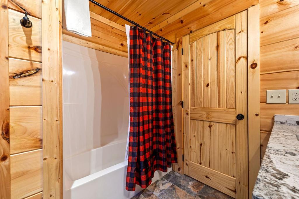 Bobcat Den By Eden Crest Villa Gatlinburg Buitenkant foto